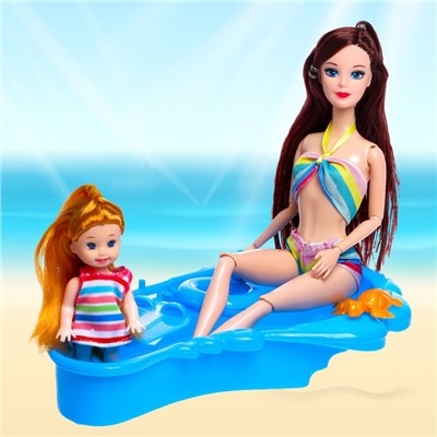 Кукла-модель шарнирная «Синтия на отдыхе» с малышкой и аксессуарами, МИКС