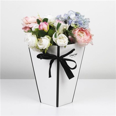 Коробка для цветов на лентах «Шанель», 17 х 25 х 9 см