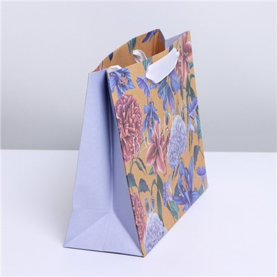 Пакет крафтовый подарочный «Вдохновляй», 22 × 17,5 × 8 см