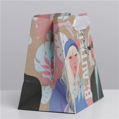 Пакет крафтовый квадратный «Beautiful», 14 × 14 × 9 см