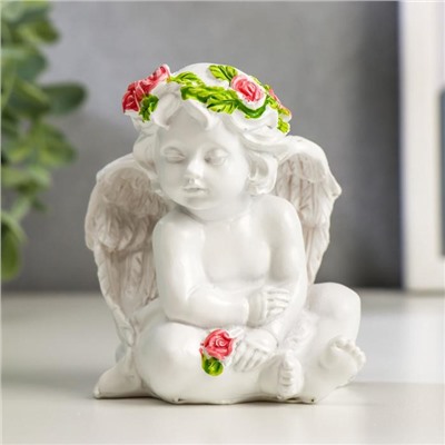 Сувенир полистоун "Белоснежный ангел с розой, в венке из роз" МИКС 8х7,2х6 см